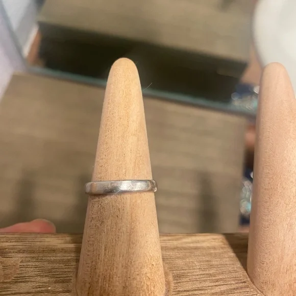 Black Star Sapphire in Sterling Silver - Picture 8 of 8